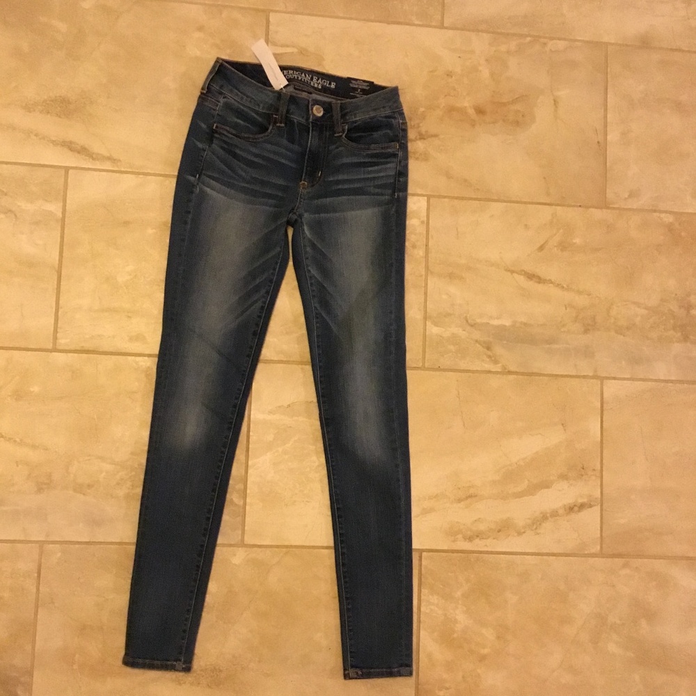 NWT American Eagle Low Rise Super Stretch Jeggings